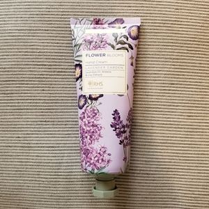 Lavender garden hand cream by Heathcote an…